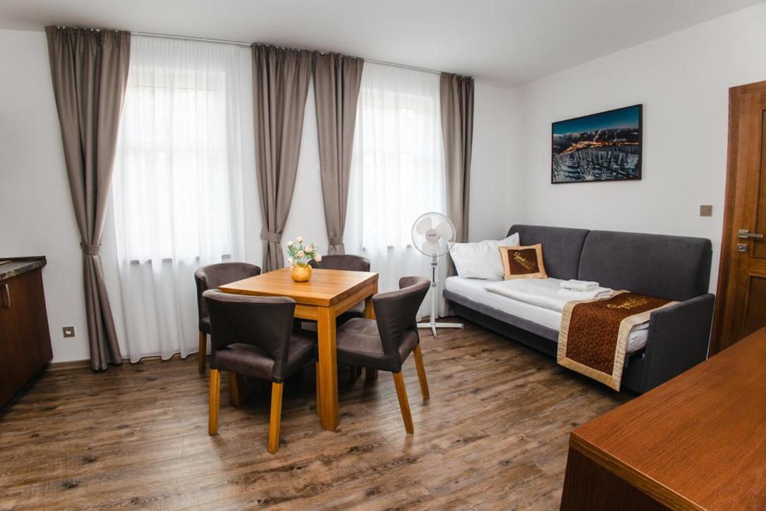 Synek Pension Spindleruv Mlyn Exterior foto